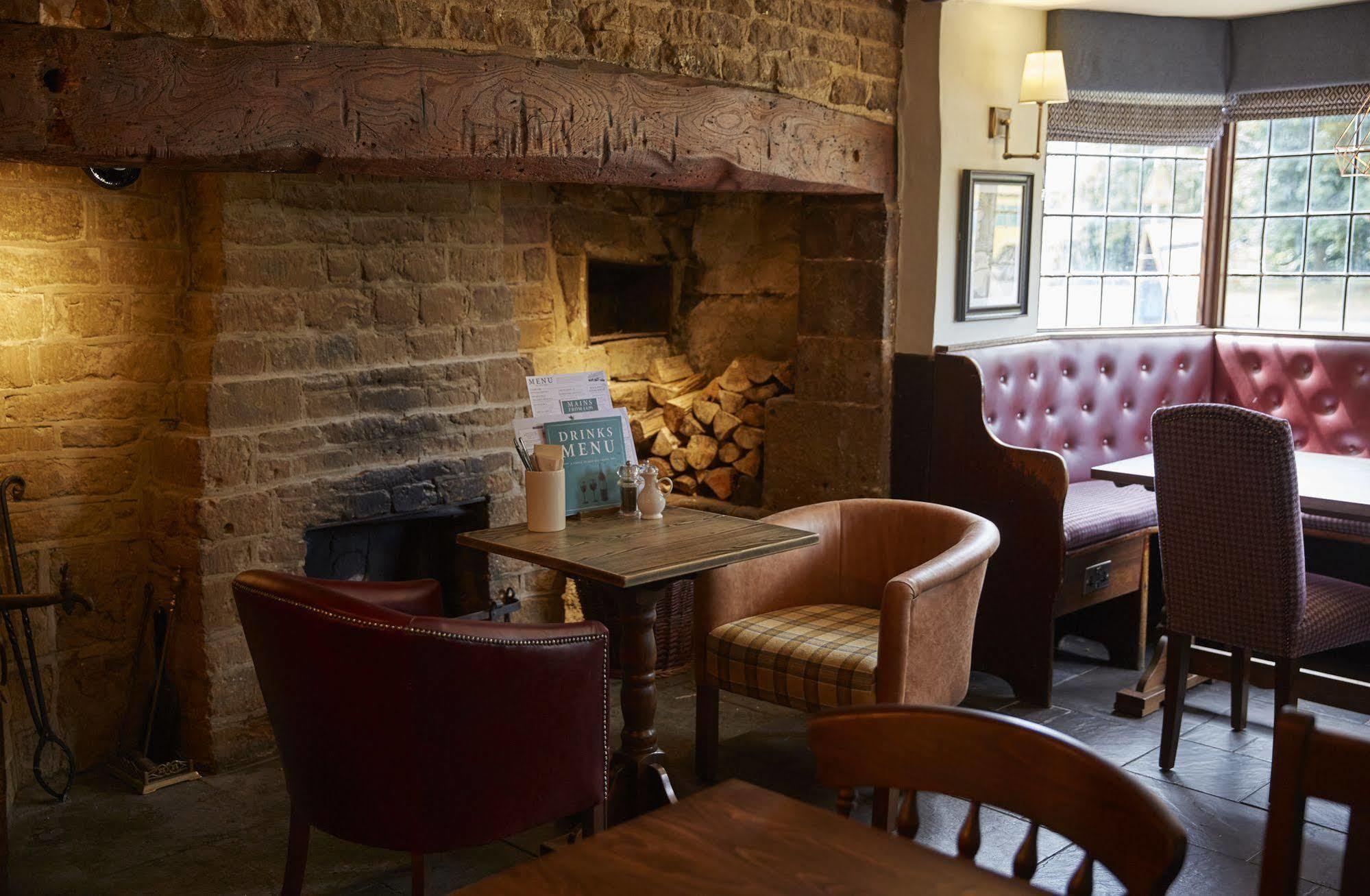 Red Lion By Greene King Hotel Adderbury
