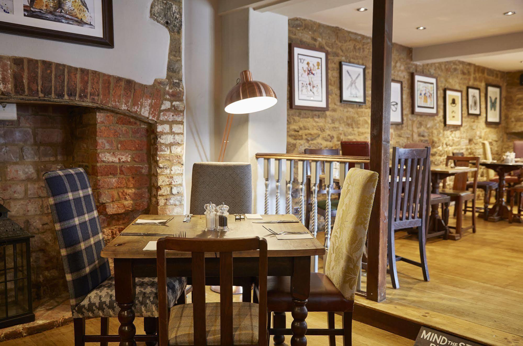 Red Lion By Greene King Hotel Adderbury
